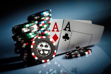 Roulette wheel broadcast with ball in motion